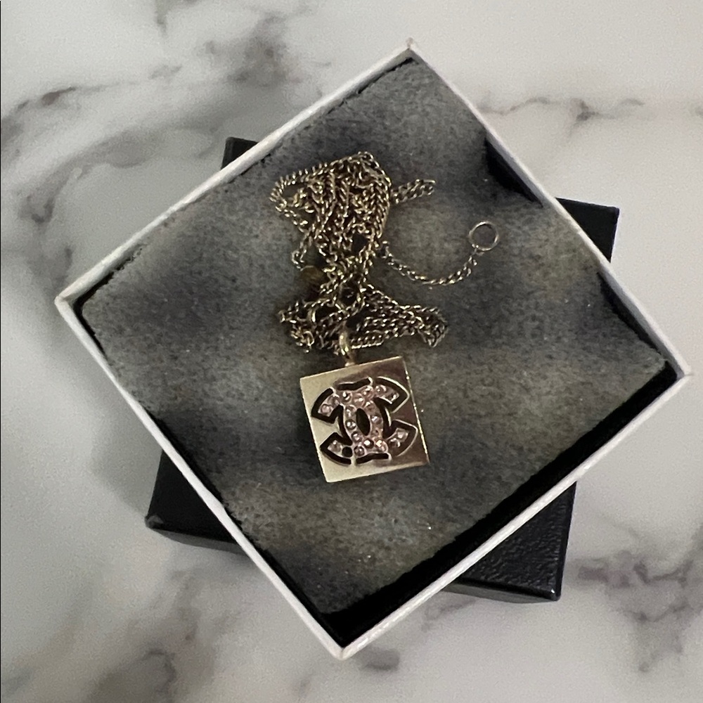 Chanel Double cc Necklace Emma Watson